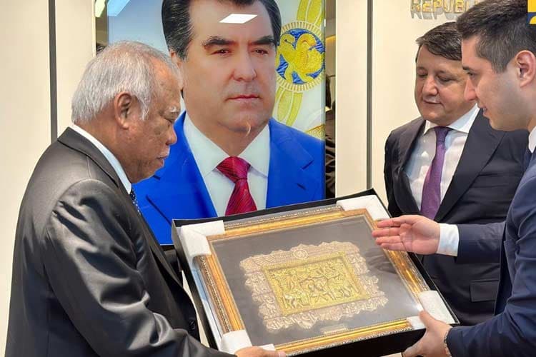 Bertemu Menteri Industri dan Teknologi Baru Tajikistan, Menteri PUPR RI: Buka Peluang Kerja Sama Bidang Industri dan Infrastruktur